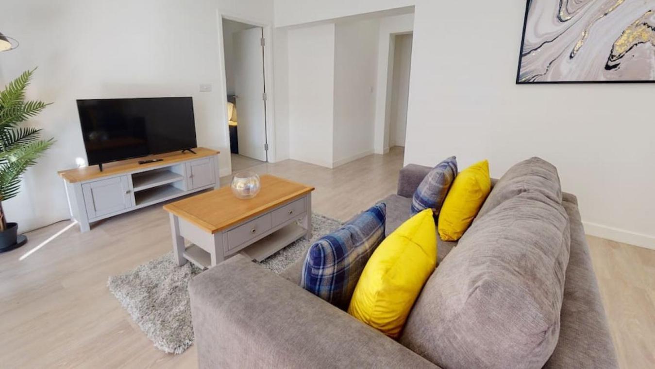 Luxury Apartment - Town Centre North 스티버니지 외부 사진