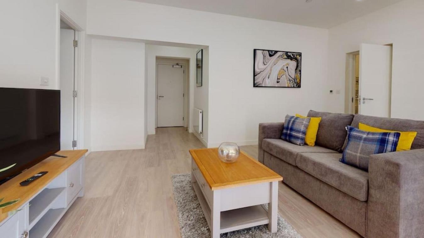 Luxury Apartment - Town Centre North 스티버니지 외부 사진